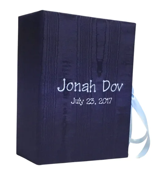 Medium Baby Keepsake Box in Baby Moir
